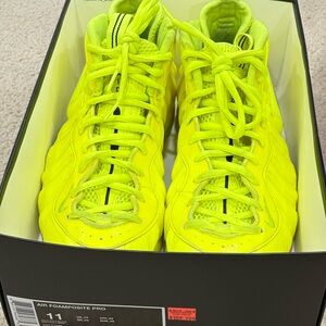 Nike Air Foamposite Pro Volt Sneakers